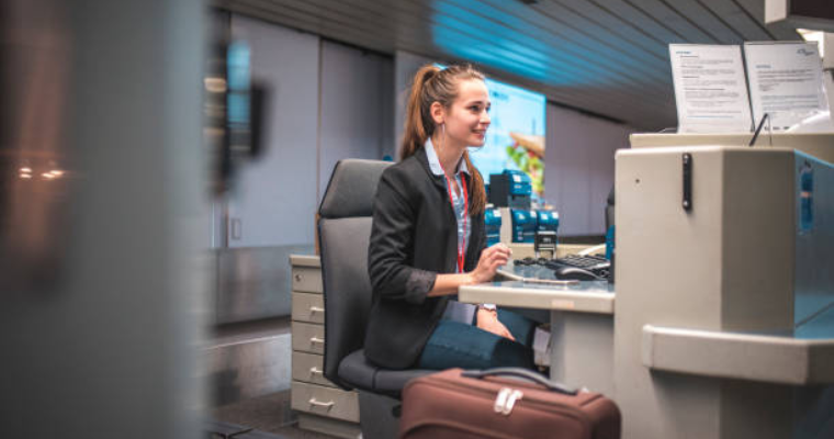 How to change a name on Ryanair Flight?